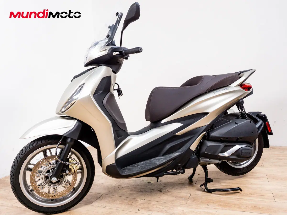 Piaggio Beverly 300 Hpe (2021) (8)