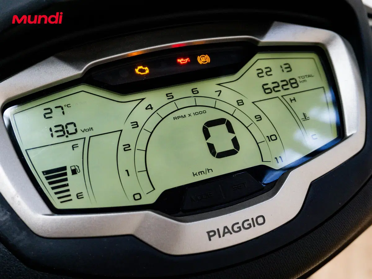 Piaggio Beverly 300 Hpe (2021) (12)