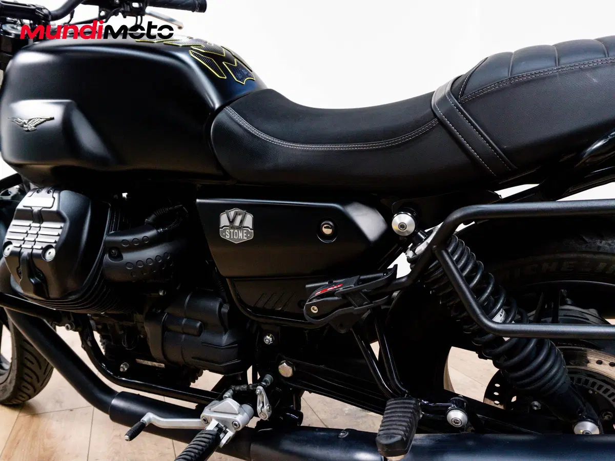 Moto Guzzi V7 850 Stone Special Abs (2021) (10)