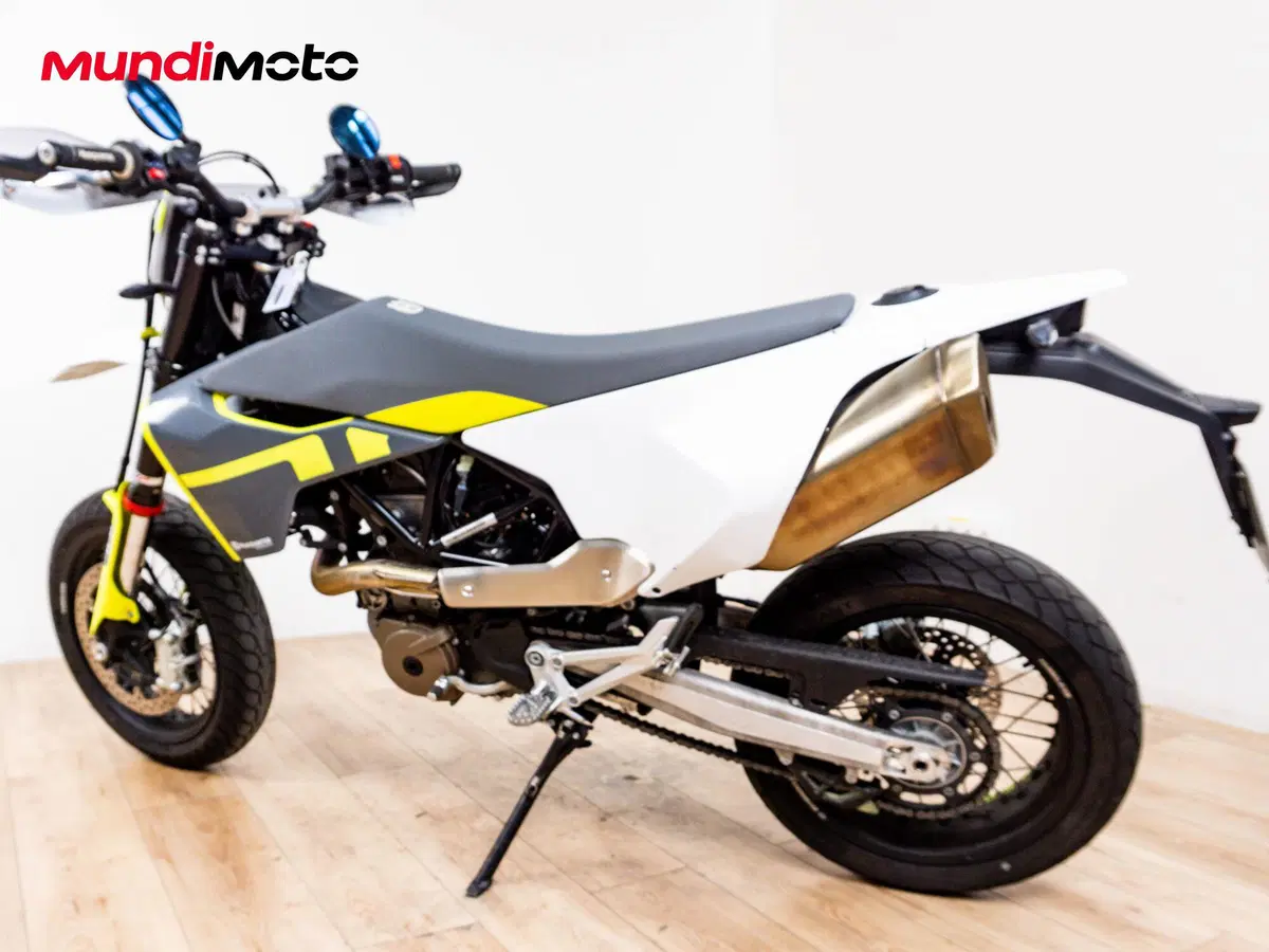 Husqvarna 701 Supermoto (2022) (7)