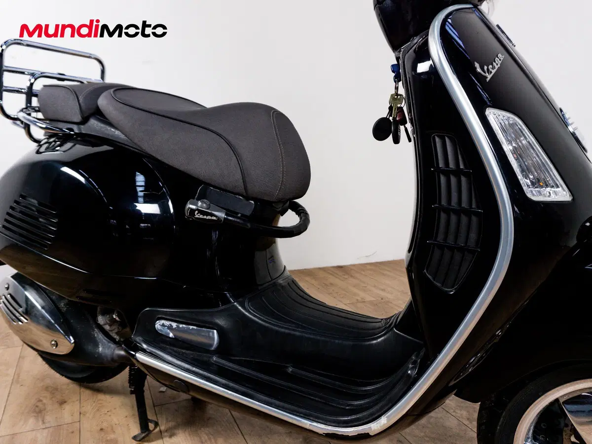 Vespa GTV 300 Via Montenapoleone ABS (2010 - 16) (4)