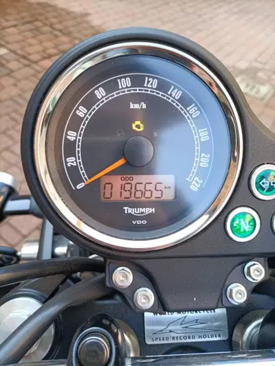 Triumph Bonneville T100 (2008 - 16) usata