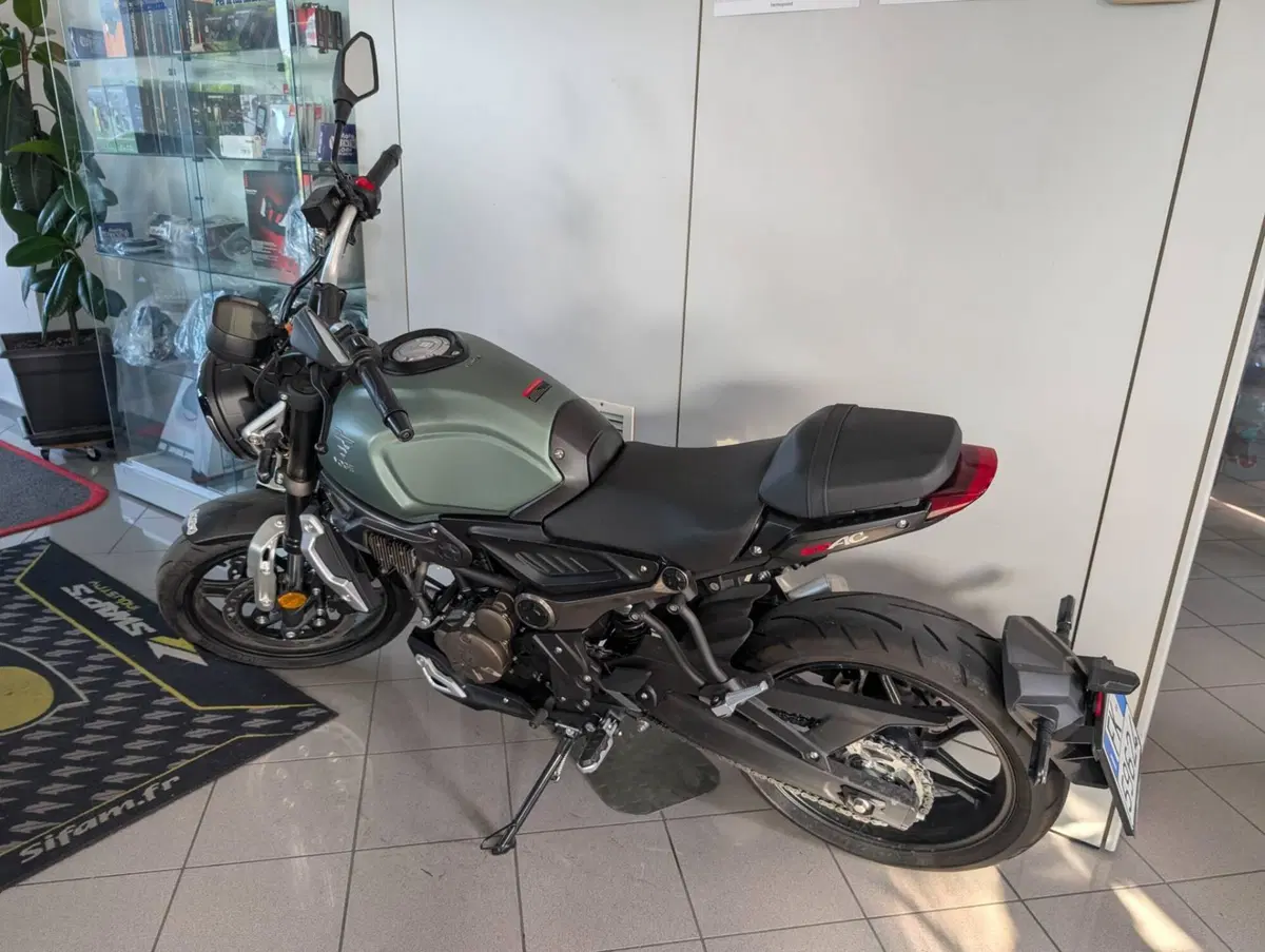 Voge Trofeo 300AC (2021 - 26) (3)