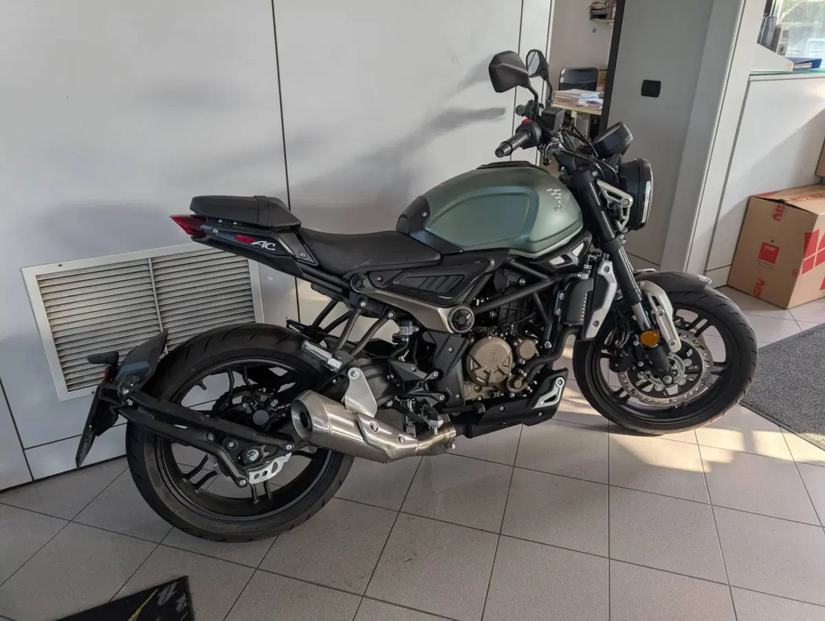 Voge Trofeo 300AC (2021 - 26) (6)