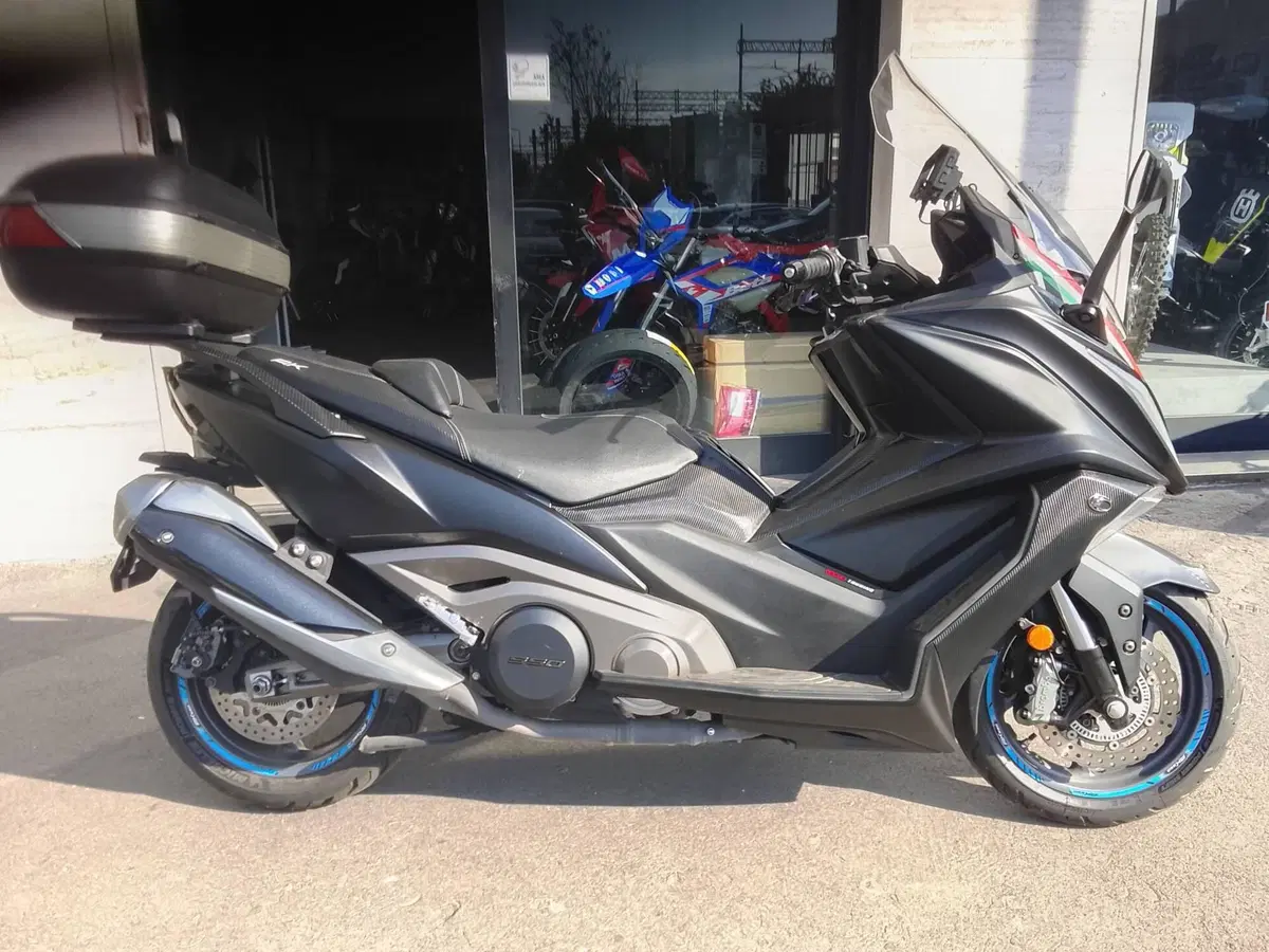Kymco AK 550 ETS (2021 - 26) (2)