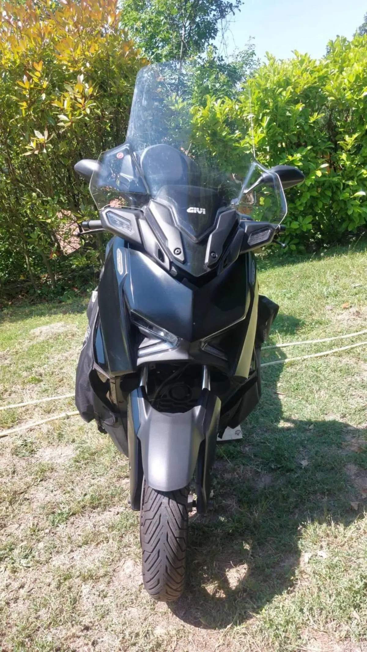 Yamaha X-Max 300 Tech Max (2021 - 24) (4)