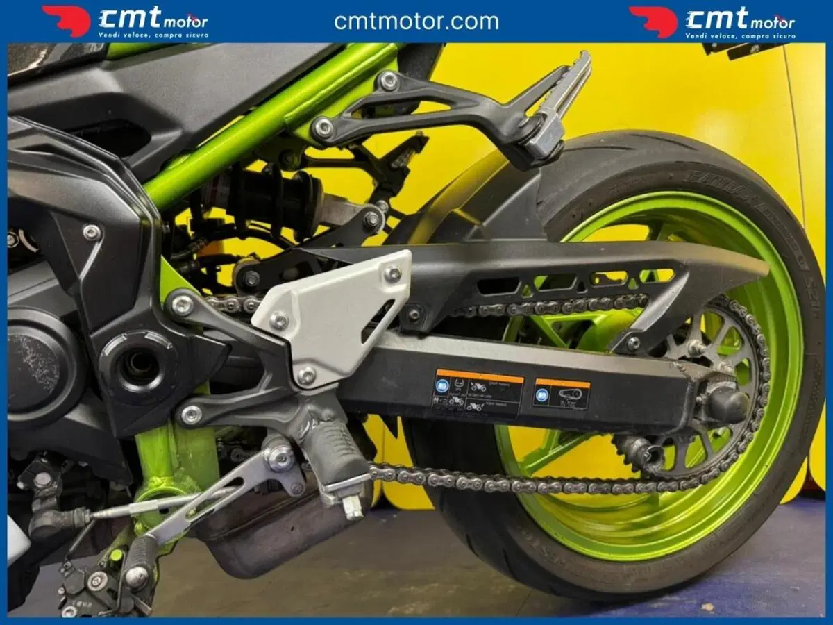 Kawasaki Z 900 Performance (2021 - 24) (8)