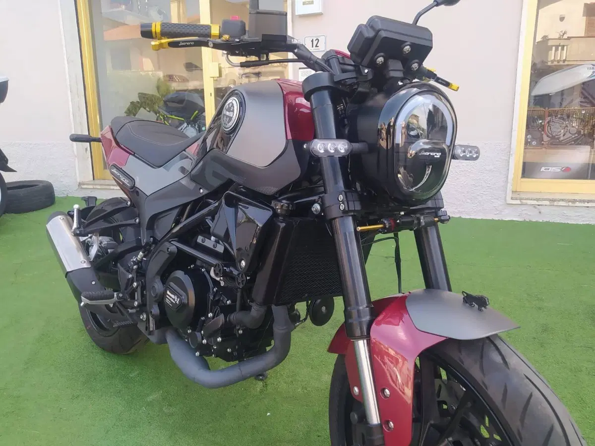 Benelli Leoncino 250 (2021 - 25) (3)