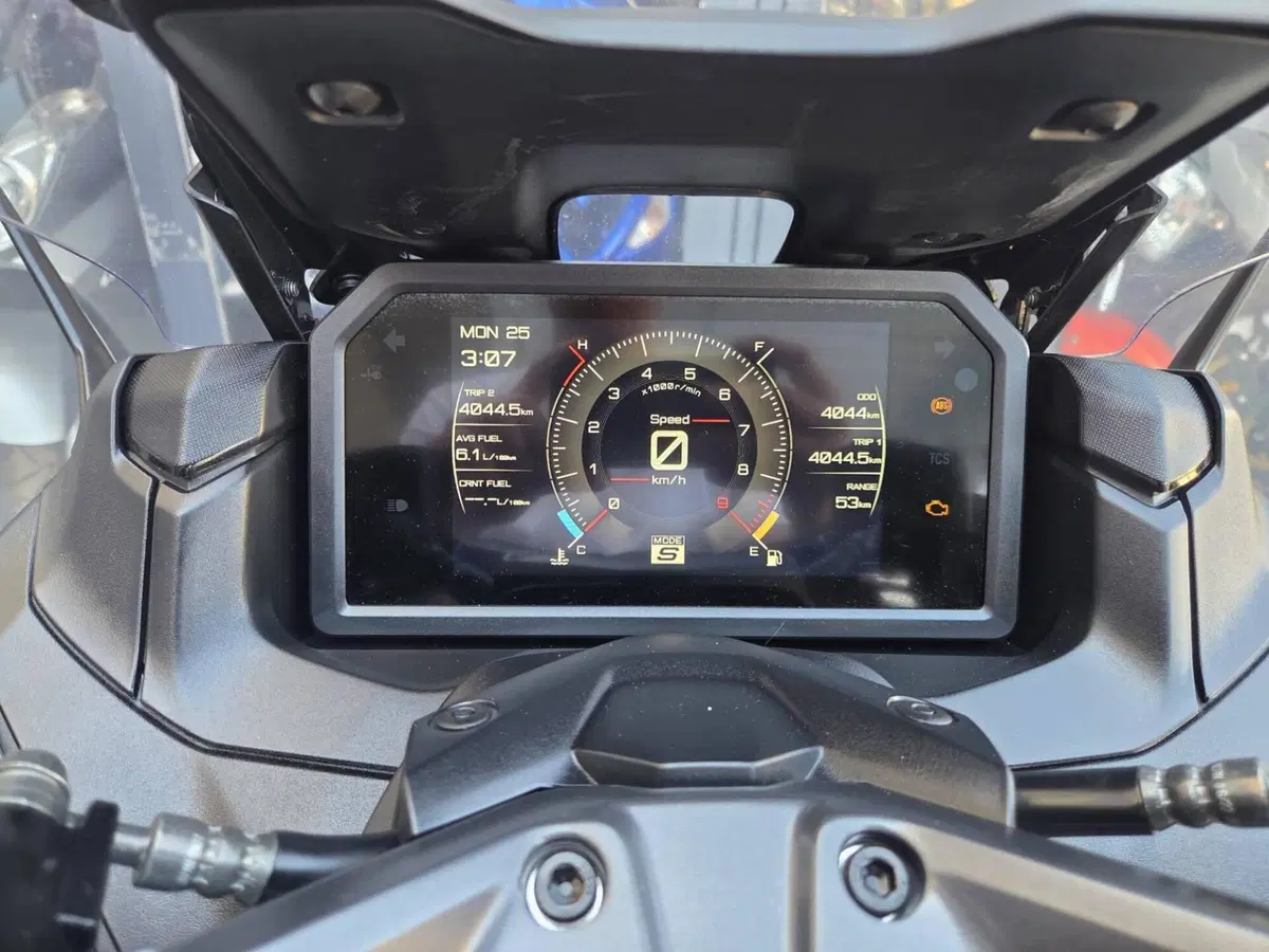 Yamaha T-Max 560 (2022 - 24) (14)