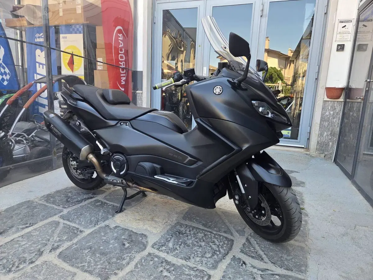 Yamaha T-Max 560 (2022 - 24) (4)
