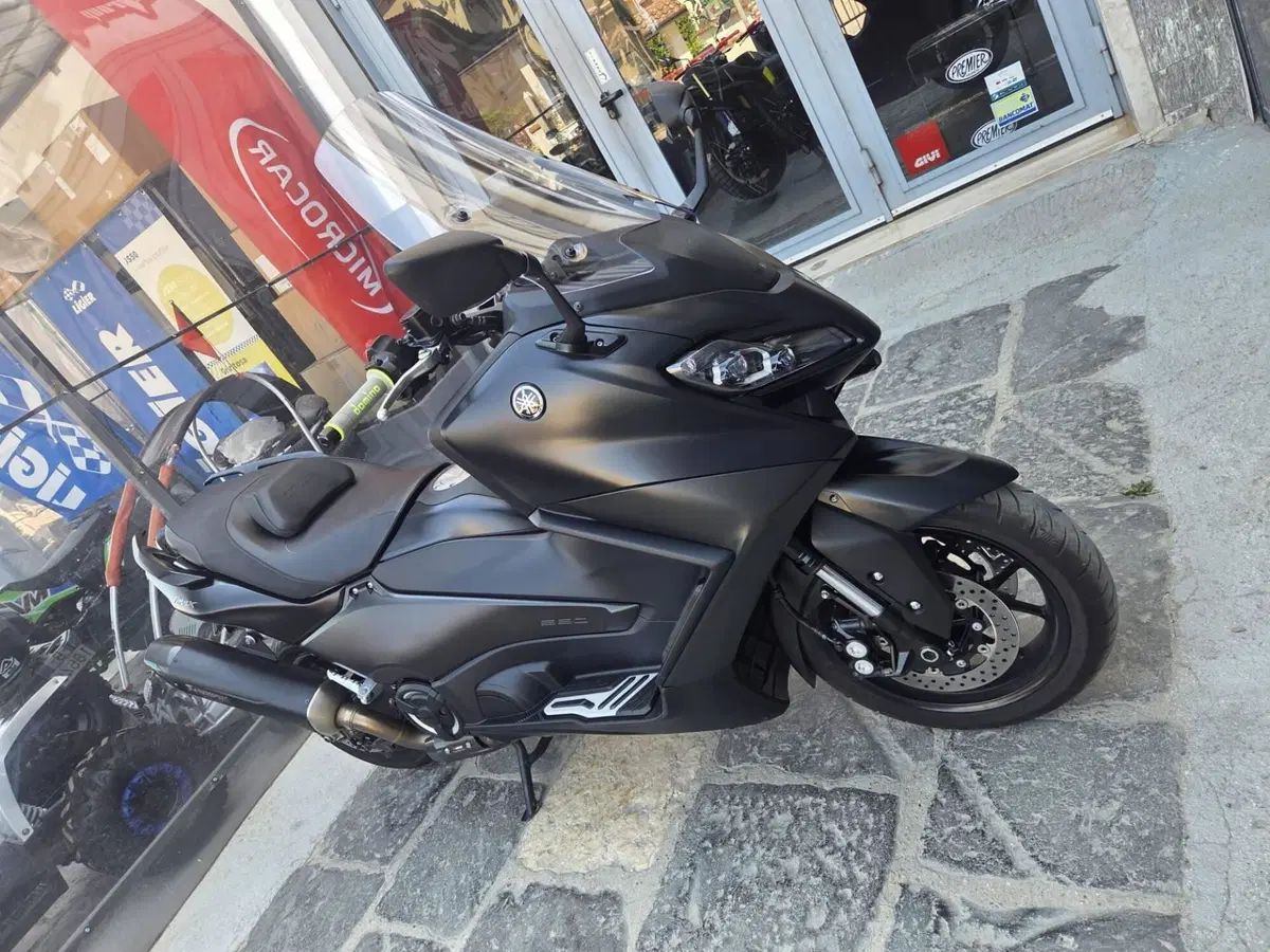 Yamaha T-Max 560 (2022 - 24) (5)