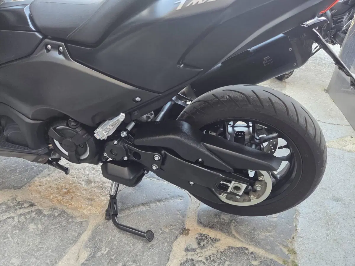 Yamaha T-Max 560 (2022 - 24) (12)