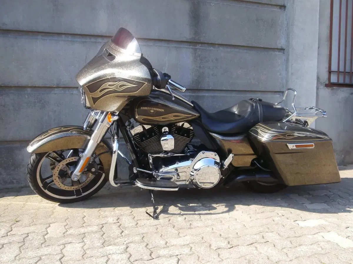 Harley-Davidson 1690 Street Glide Special (2014 - 16) - FLHX (2)