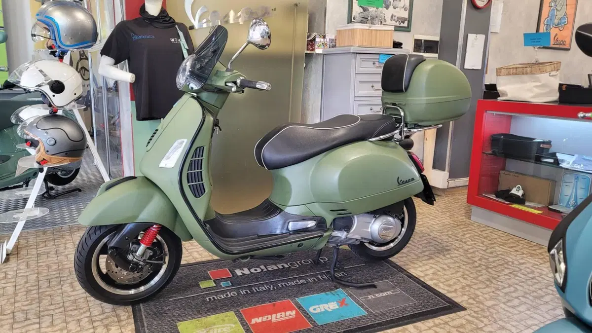 Vespa GTS 300 ABS (2014 - 16) (3)