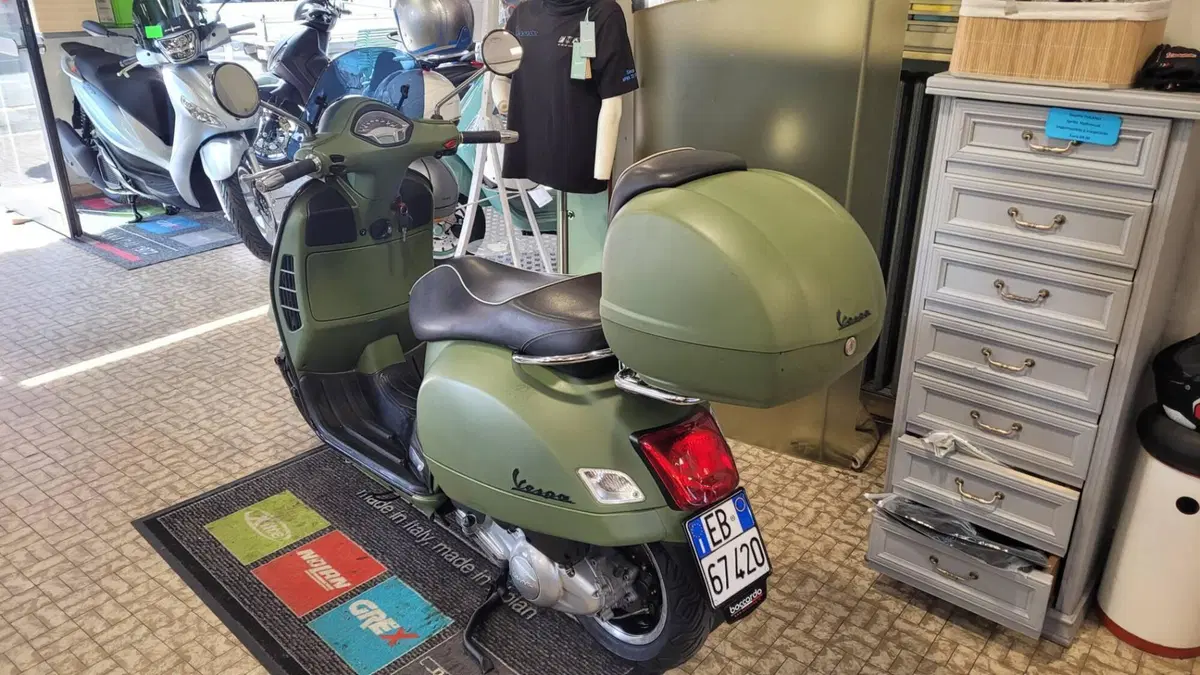 Vespa GTS 300 ABS (2014 - 16) (4)