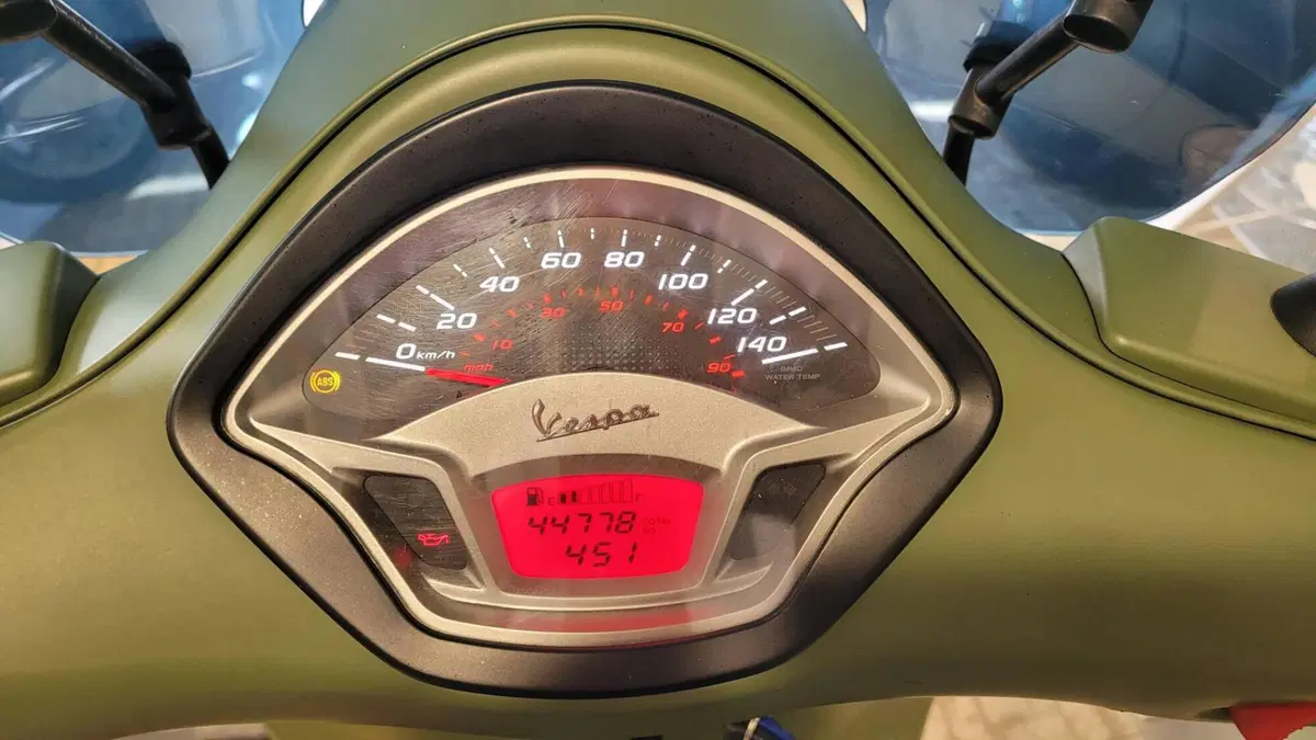 Vespa GTS 300 ABS (2014 - 16) (5)