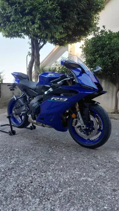 Yamaha YZF R9 (2025 - 26) usata