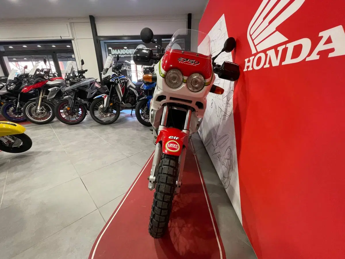Cagiva 750 LUCKY EXPLORER (8)