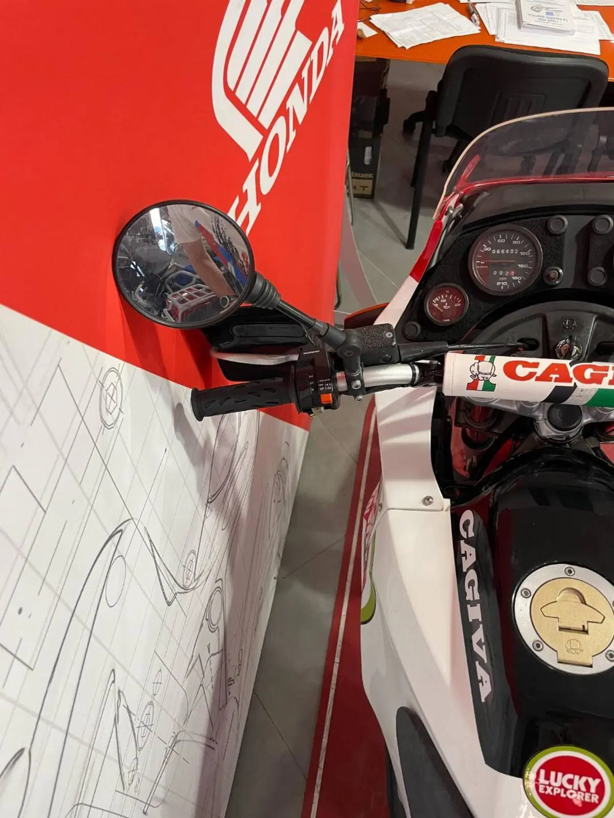 Cagiva 750 LUCKY EXPLORER (13)