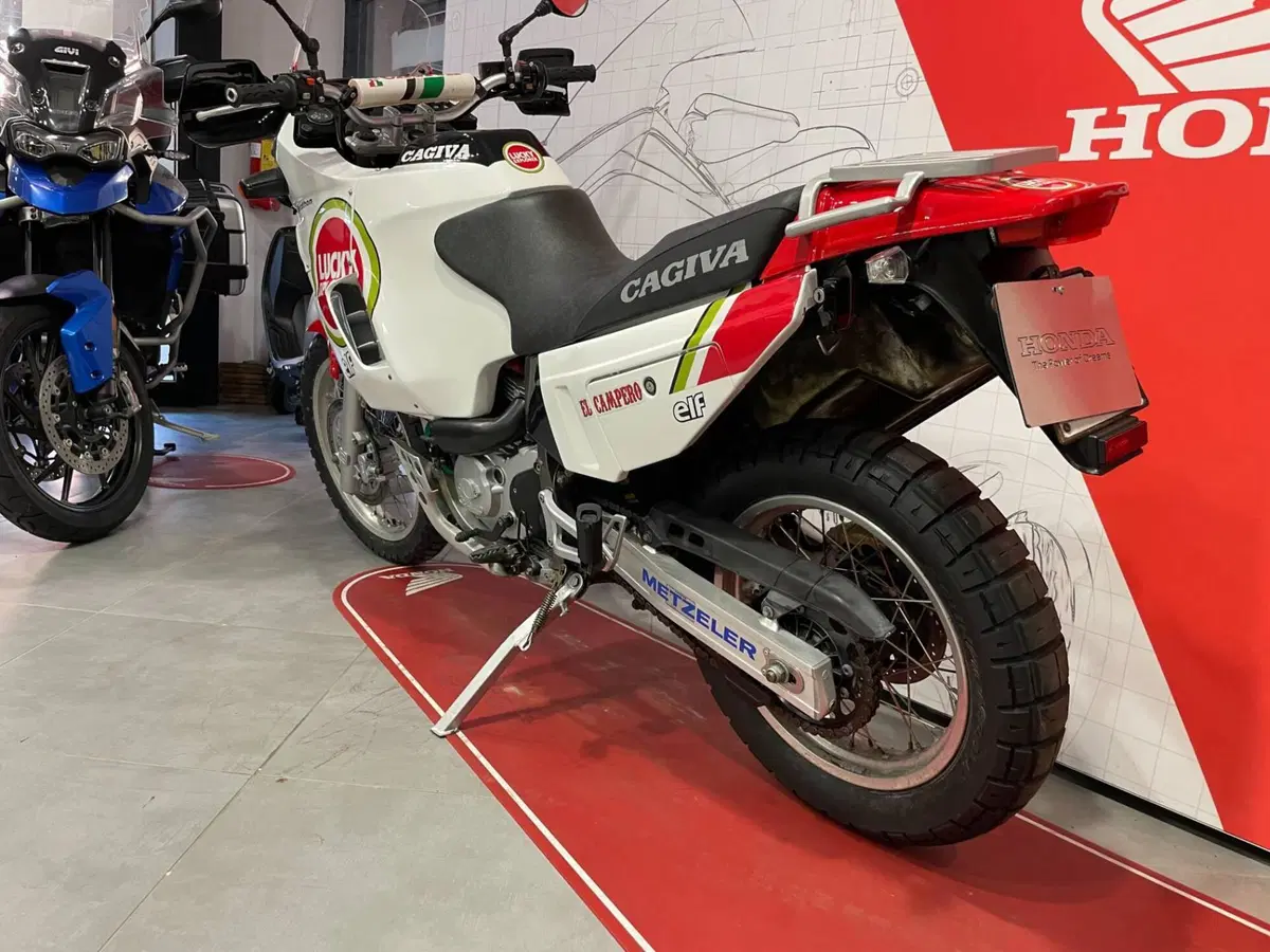 Cagiva 750 LUCKY EXPLORER (2)