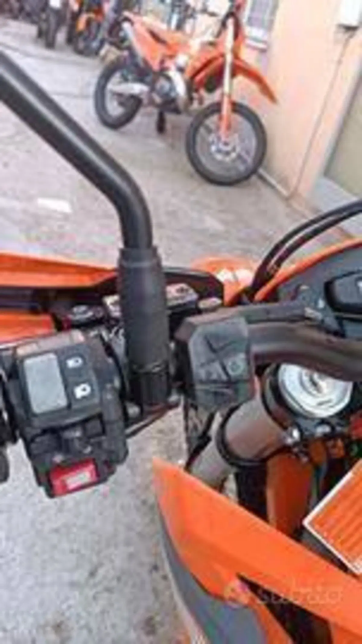 KTM 690 Enduro R (2021) (4)