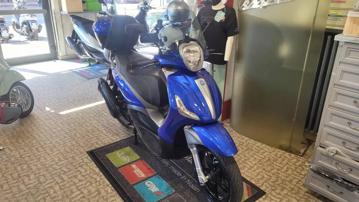 Piaggio Beverly 350 S ABS (2019 - 20) (2)