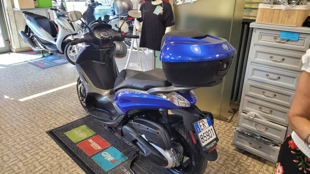 Piaggio Beverly 350 S ABS (2019 - 20) (4)