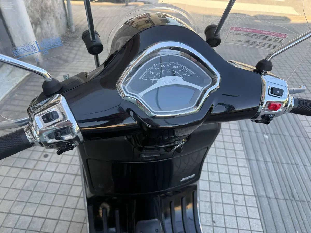Vespa GTS 300 Super (2023 - 24) (5)