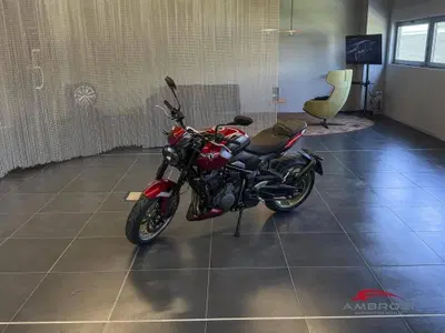 Triumph Trident 800 (2026) usata