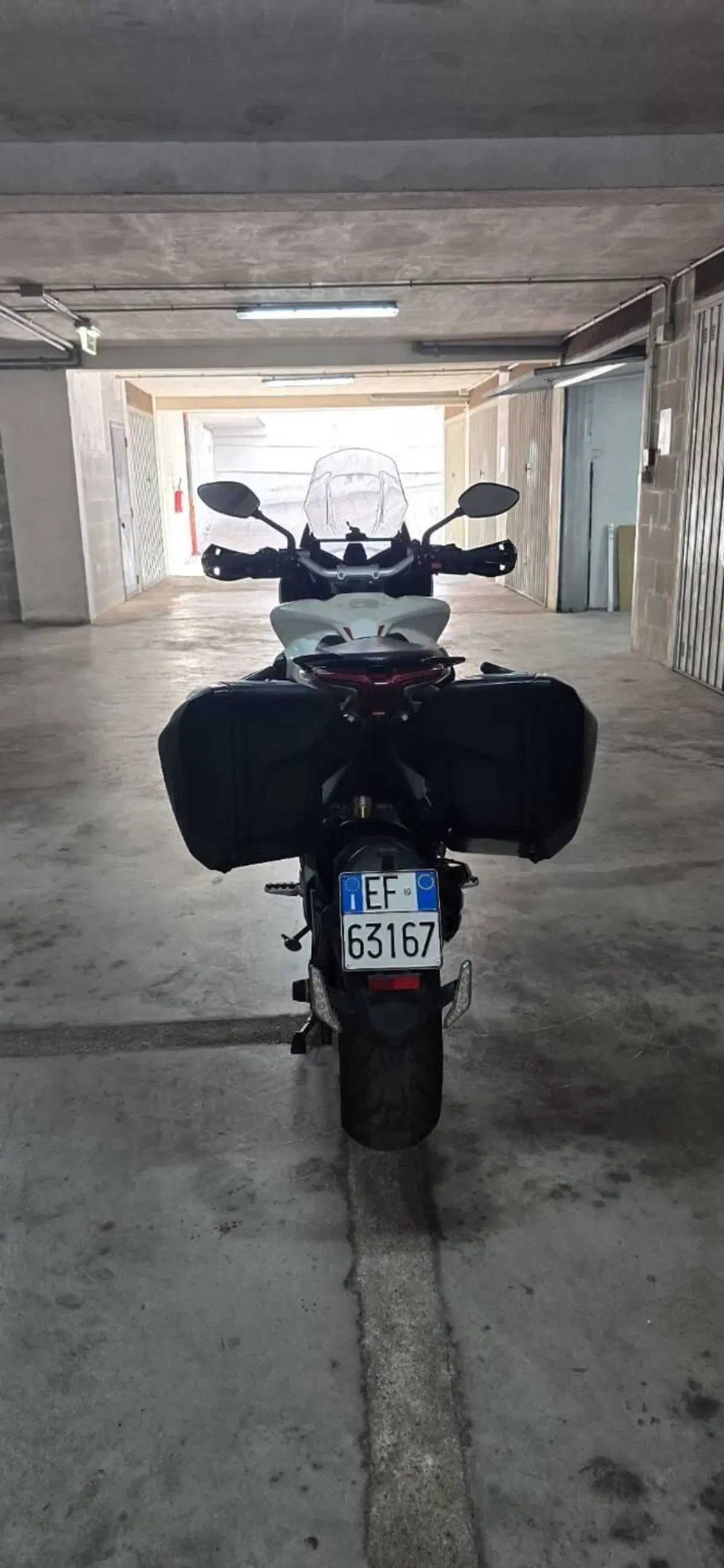 MV Agusta Turismo Veloce 800 Lusso (2014 - 16) (5)