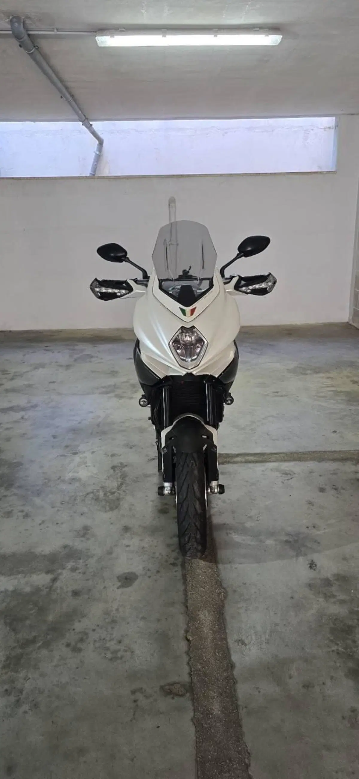 MV Agusta Turismo Veloce 800 Lusso (2014 - 16) (2)