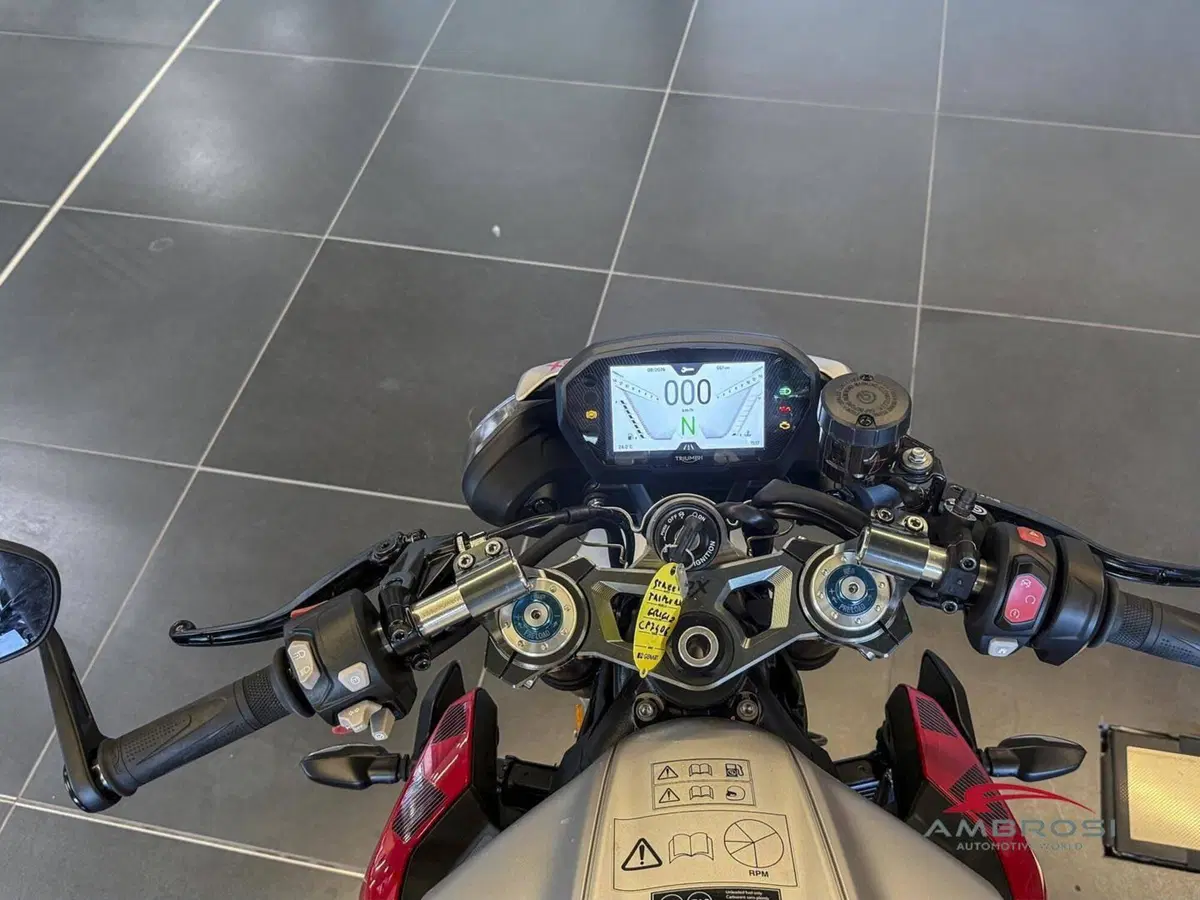 Triumph Street Triple 765 Moto2 (2026) (5)