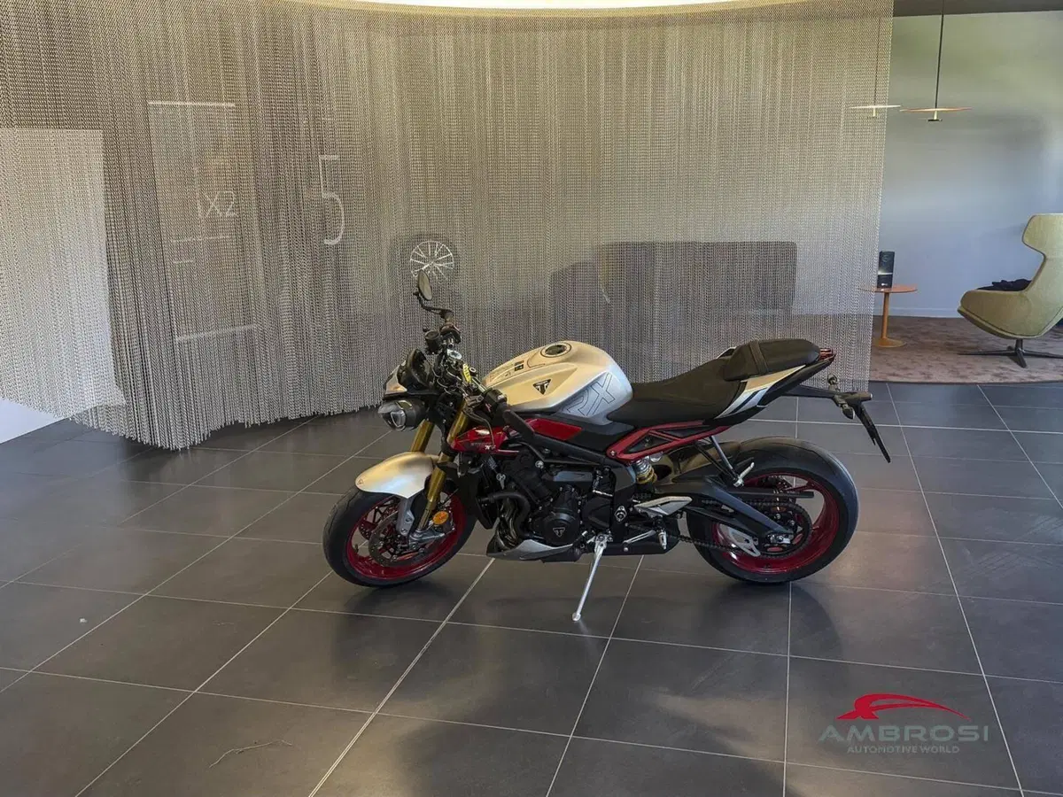 Triumph Street Triple 765 Moto2 (2026) (3)