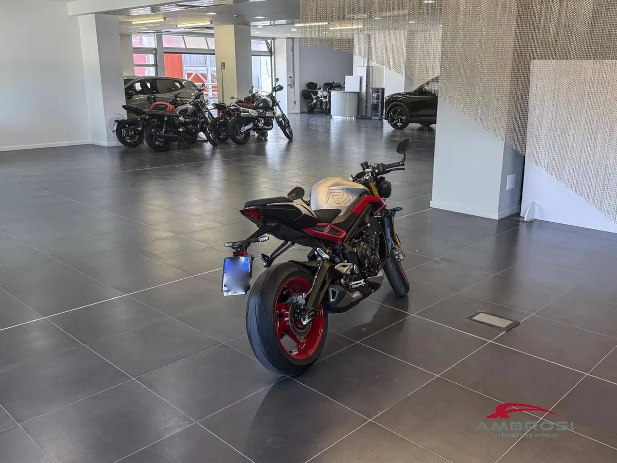 Triumph Street Triple 765 Moto2 (2026) (4)