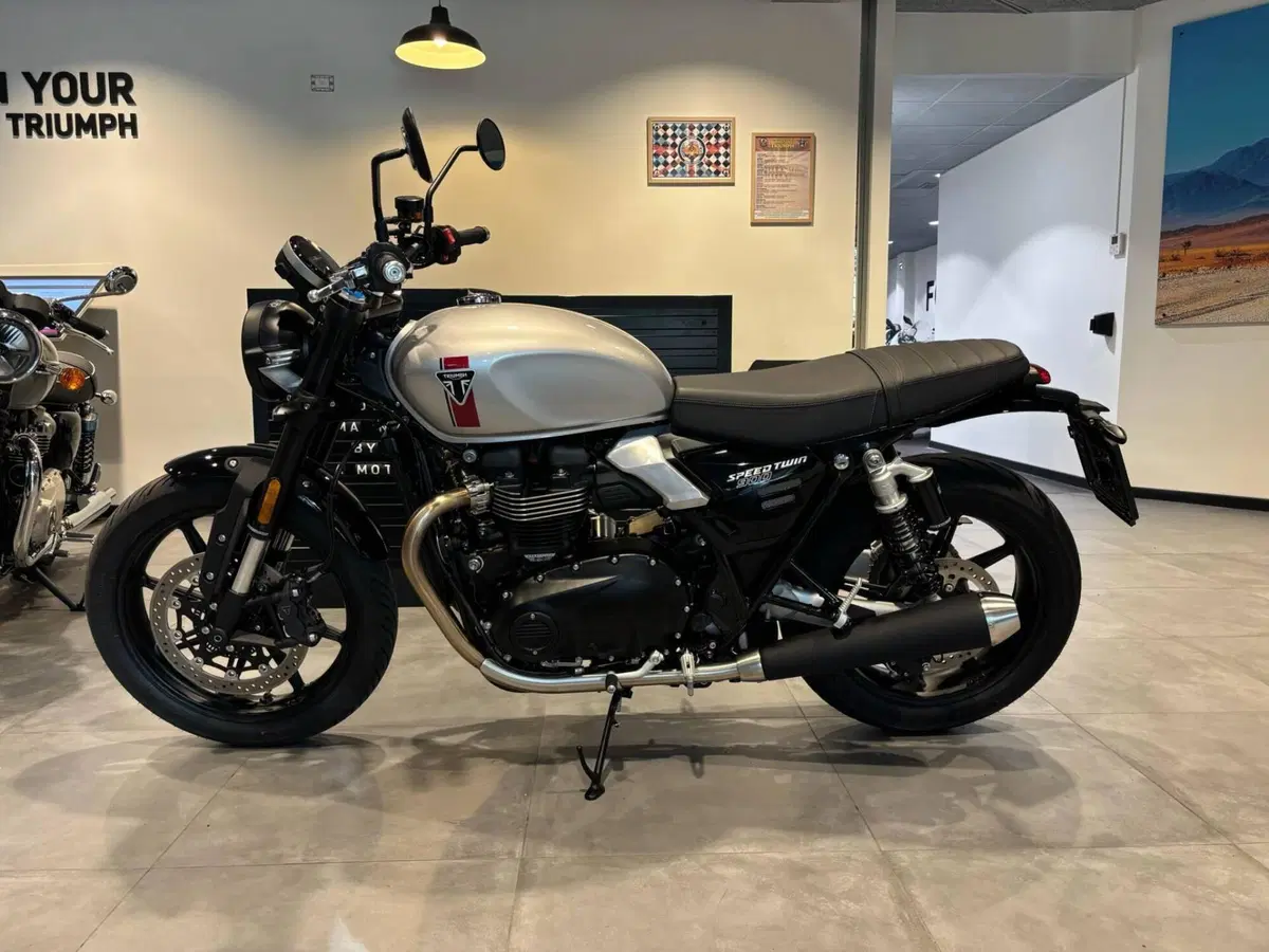 Triumph Speed Twin 900 (2025 - 26) (4)