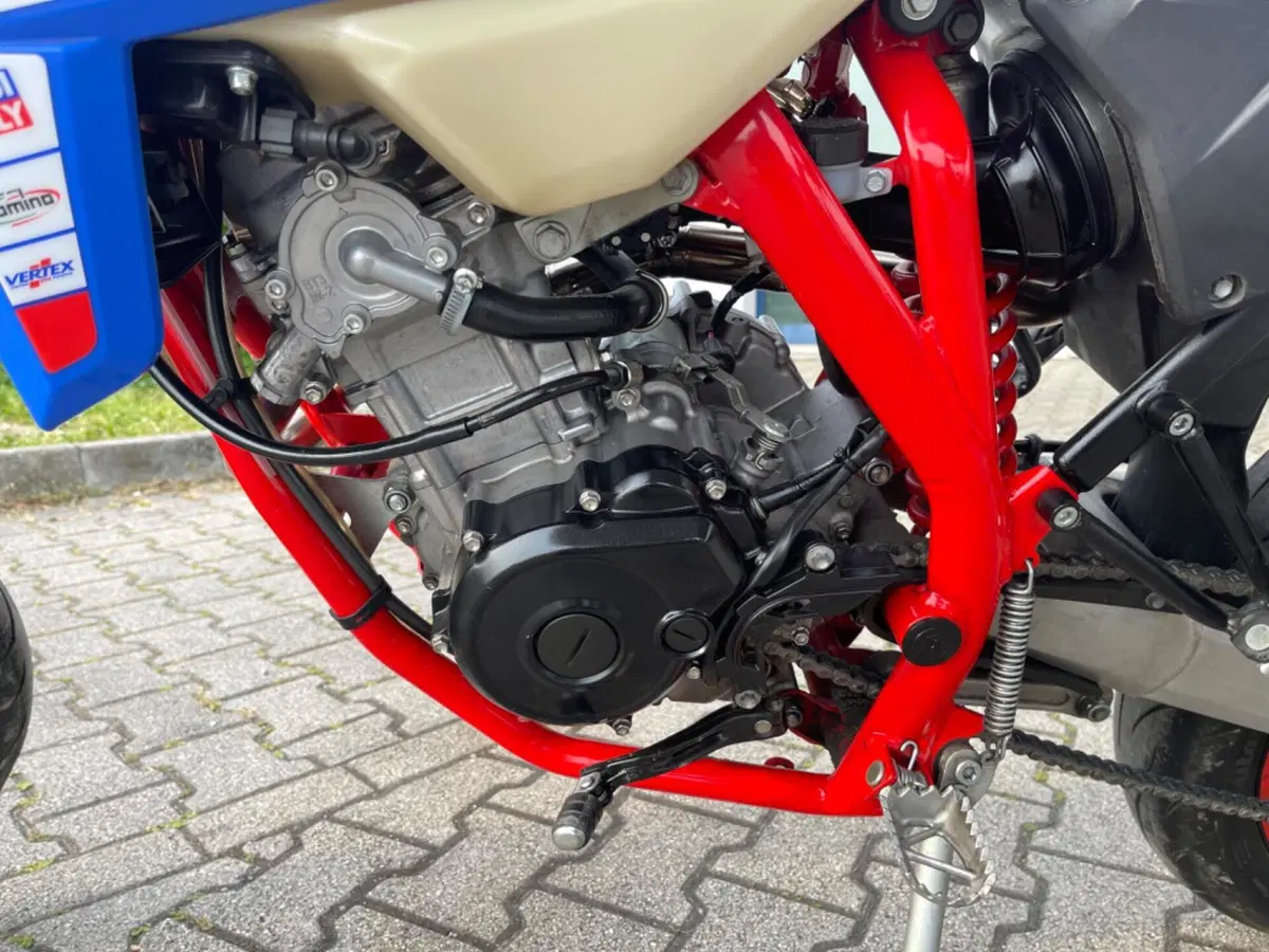 Betamotor RR 125 4T Motard R (2023 - 24) (3)