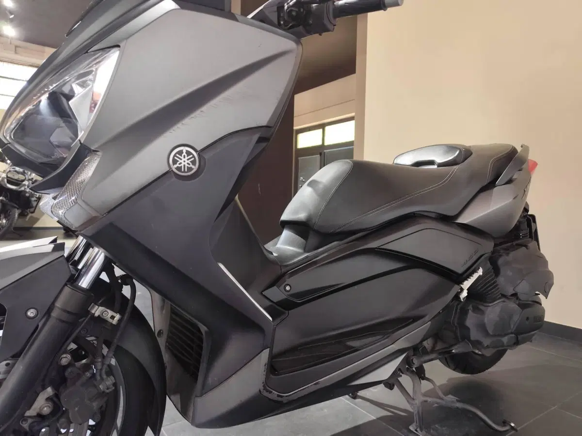 Yamaha X-Max 400 ABS (2013 - 16) (6)