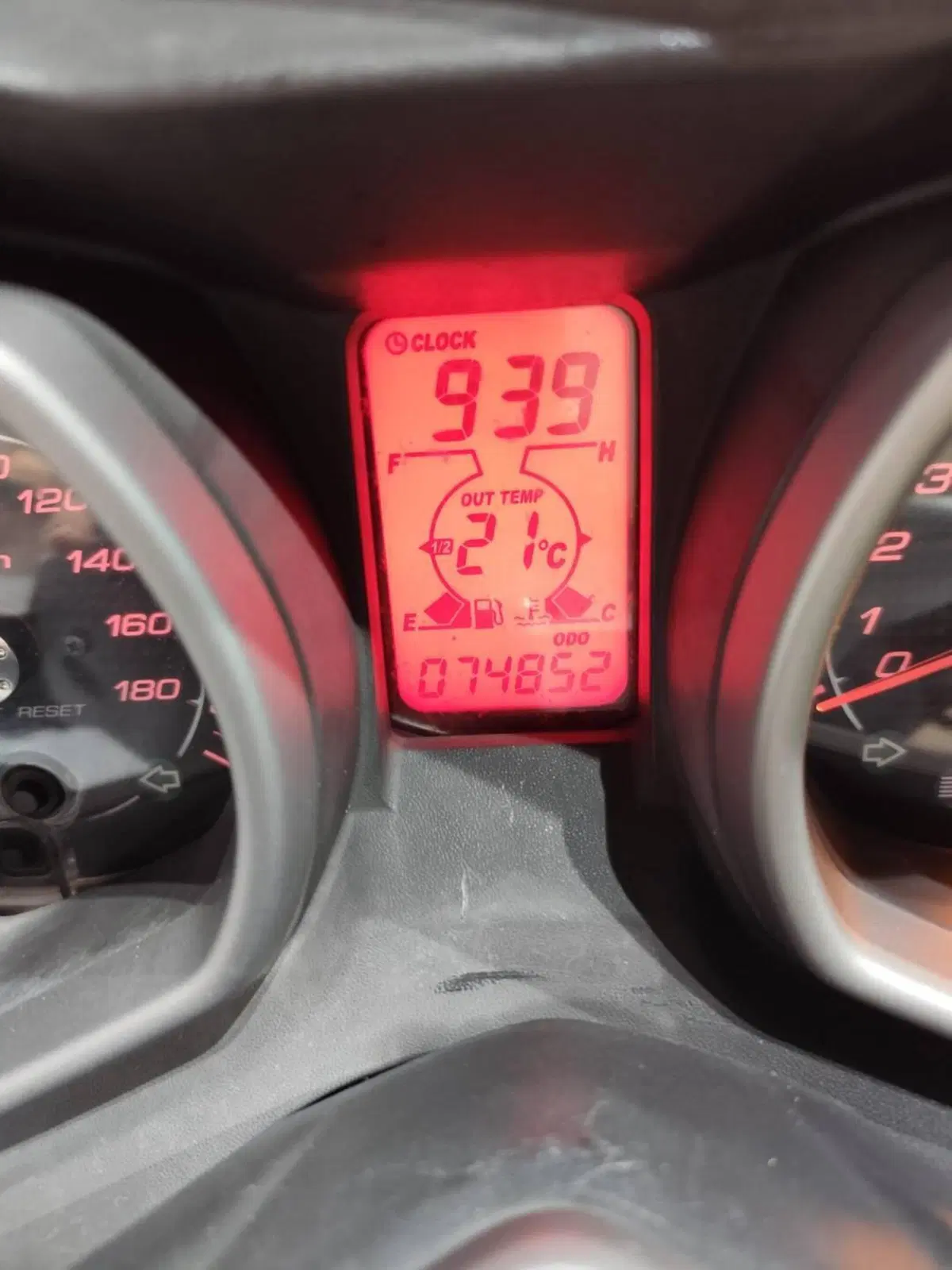 Yamaha X-Max 400 ABS (2013 - 16) (9)