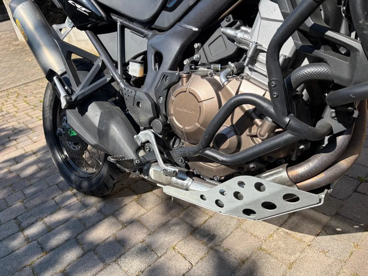Honda Africa Twin CRF 1000L (2018 - 19) (11)