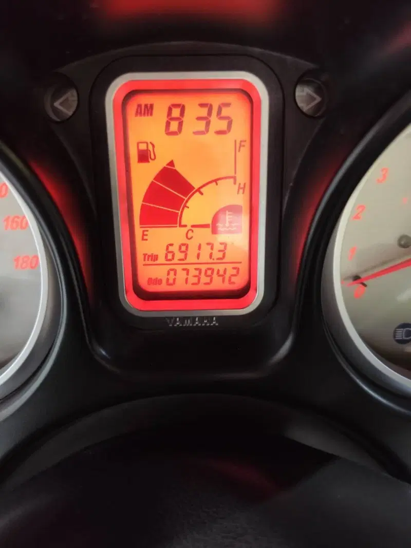 Yamaha T-Max 500 (2004 - 07) (8)