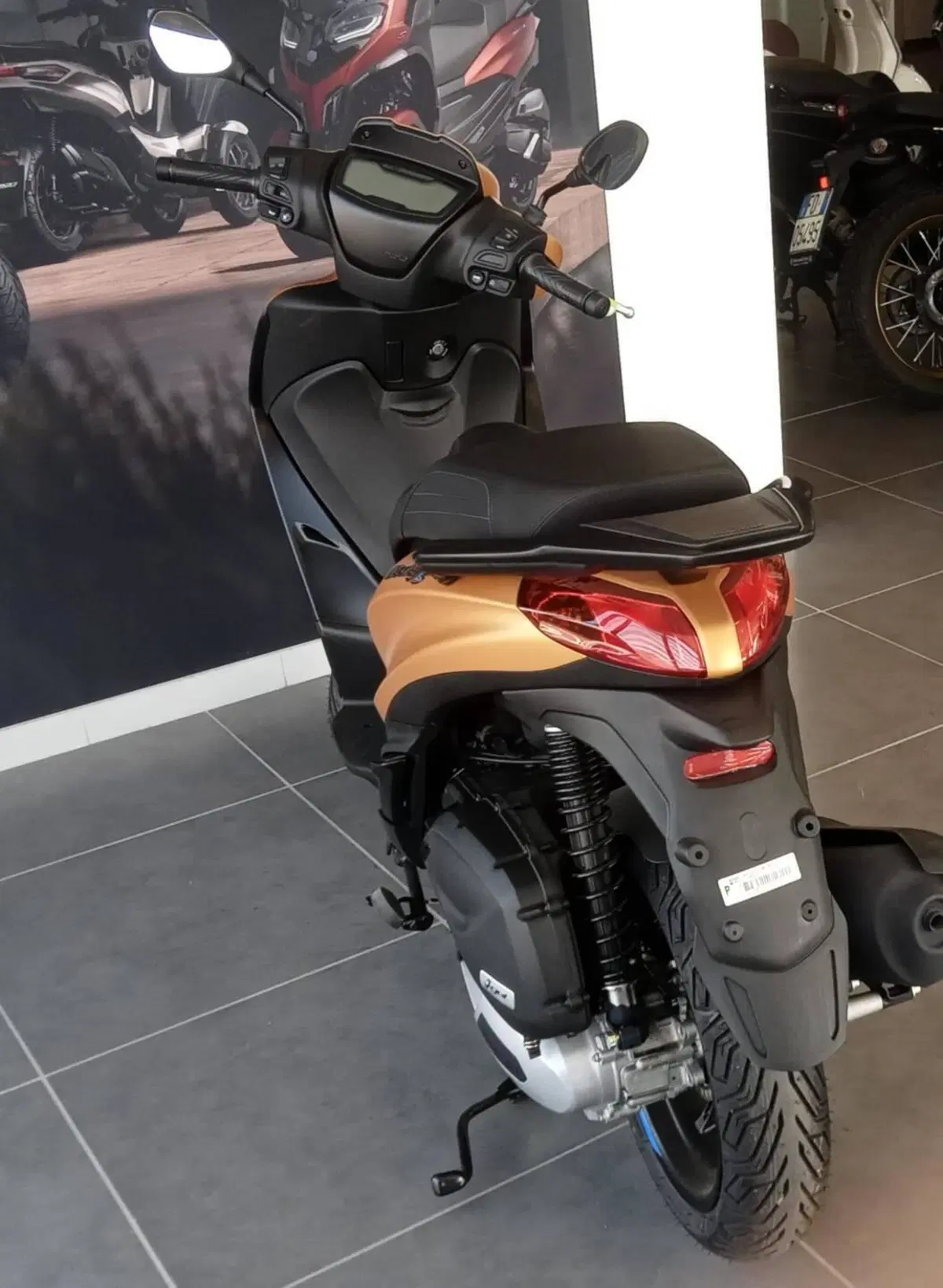 Piaggio Medley 200 S (2025 - 26) (6)
