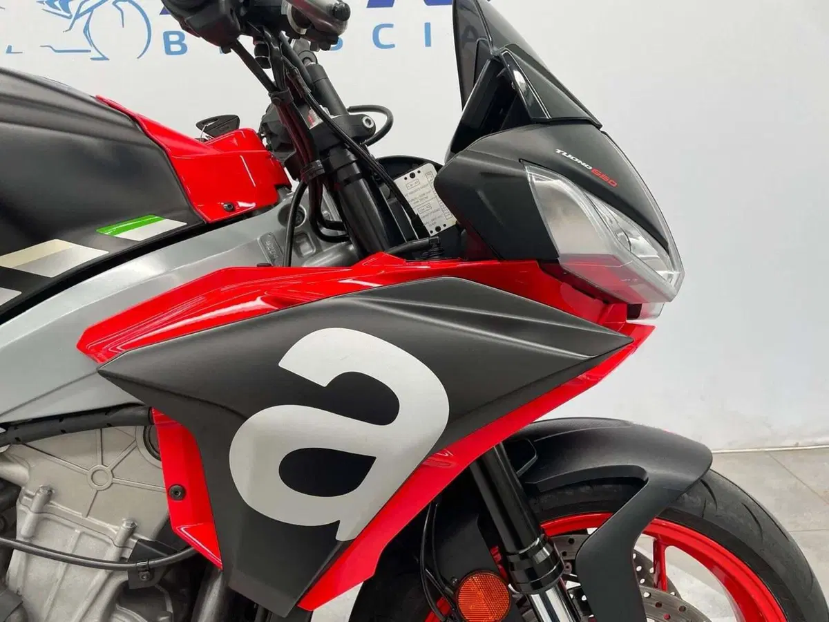 Aprilia Tuono 660 (2021 - 25) (2)