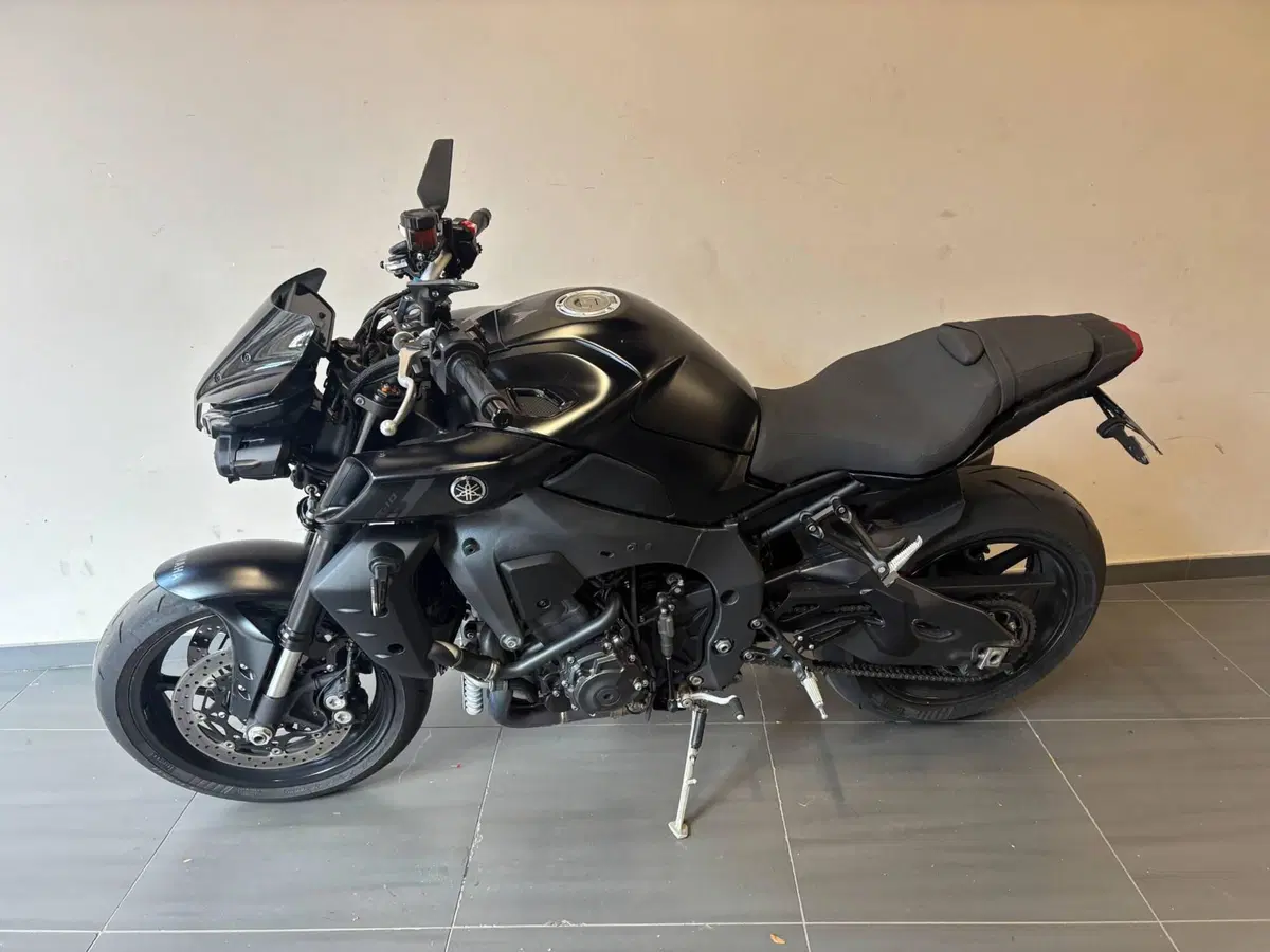 Yamaha MT-10 (2022 - 26)