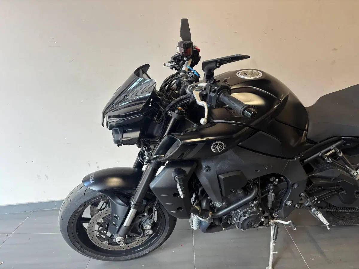Yamaha MT-10 (2022 - 26) (2)