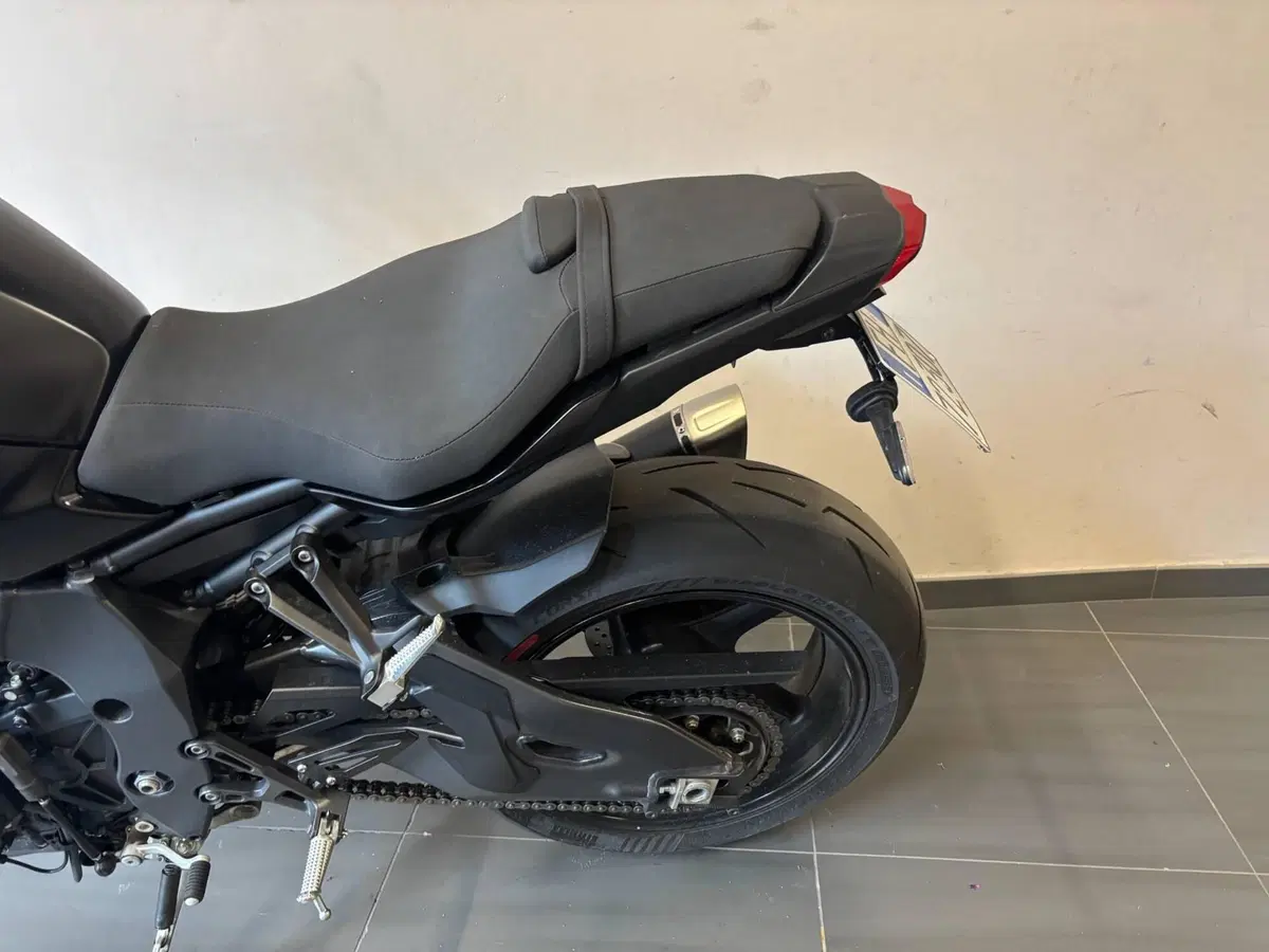 Yamaha MT-10 (2022 - 26) (3)