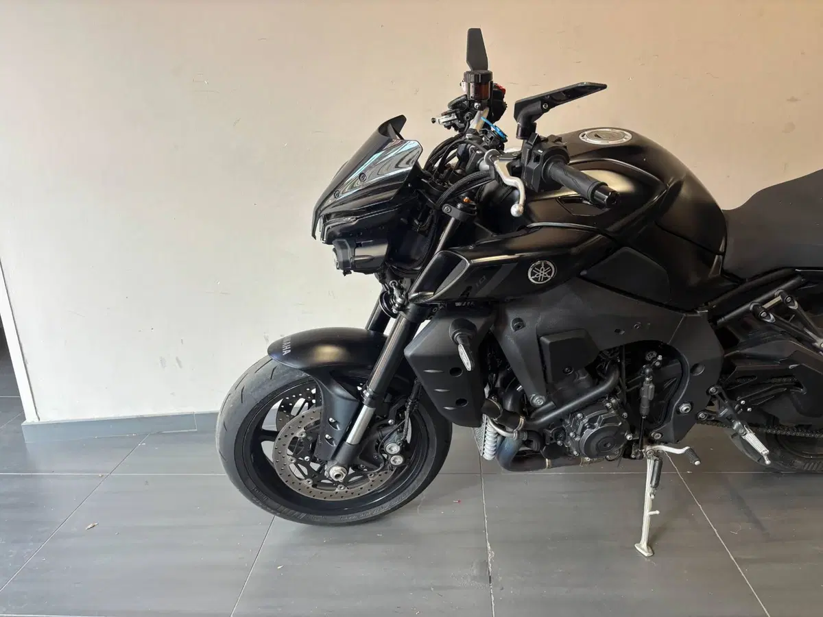 Yamaha MT-10 (2022 - 26) (4)