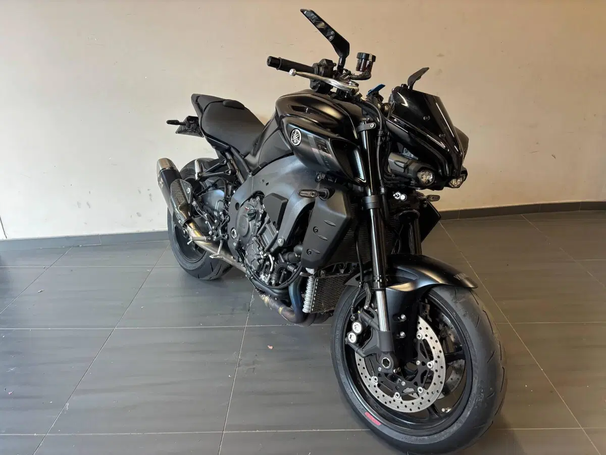 Yamaha MT-10 (2022 - 26) (7)