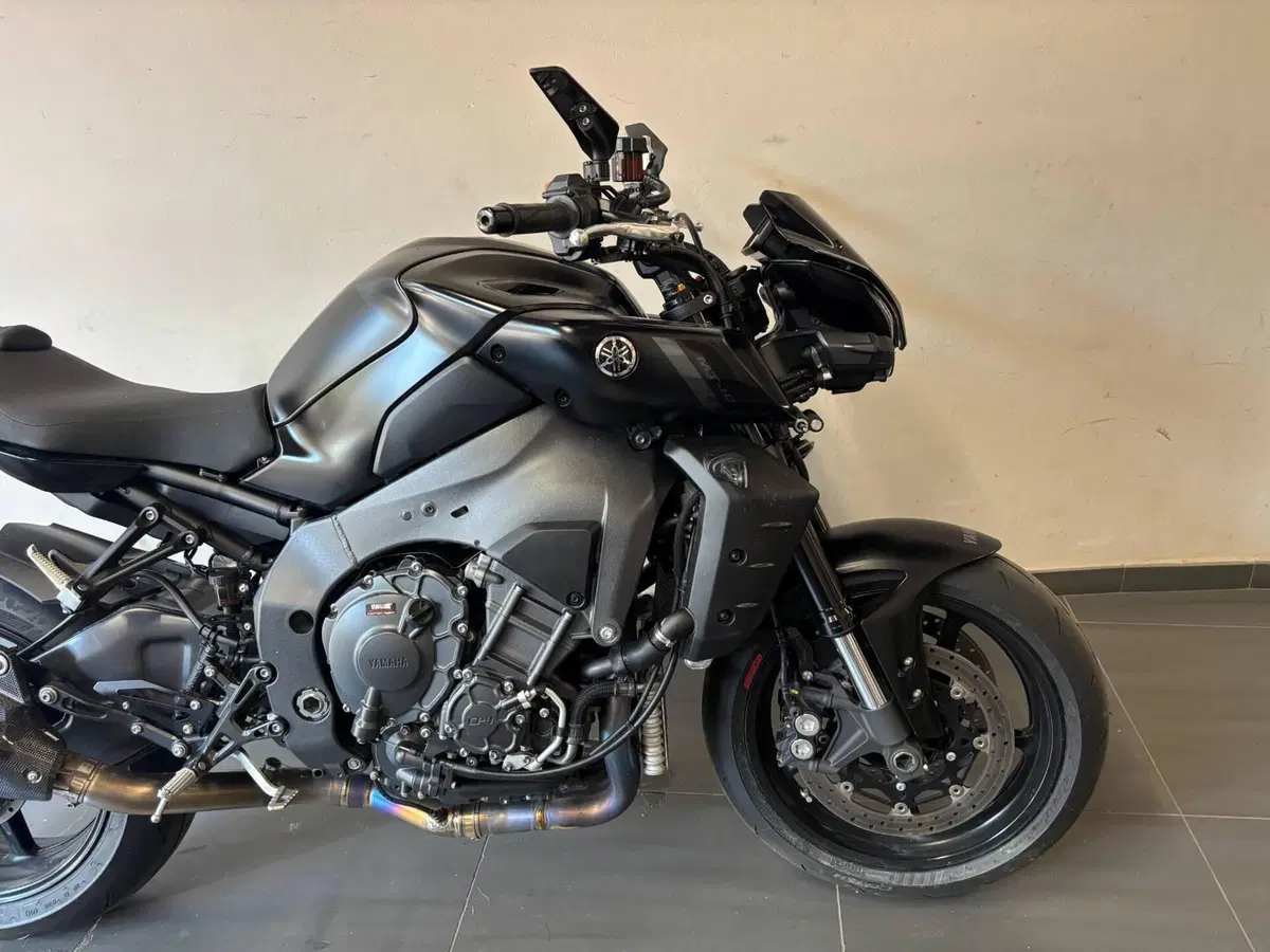 Yamaha MT-10 (2022 - 26) (10)
