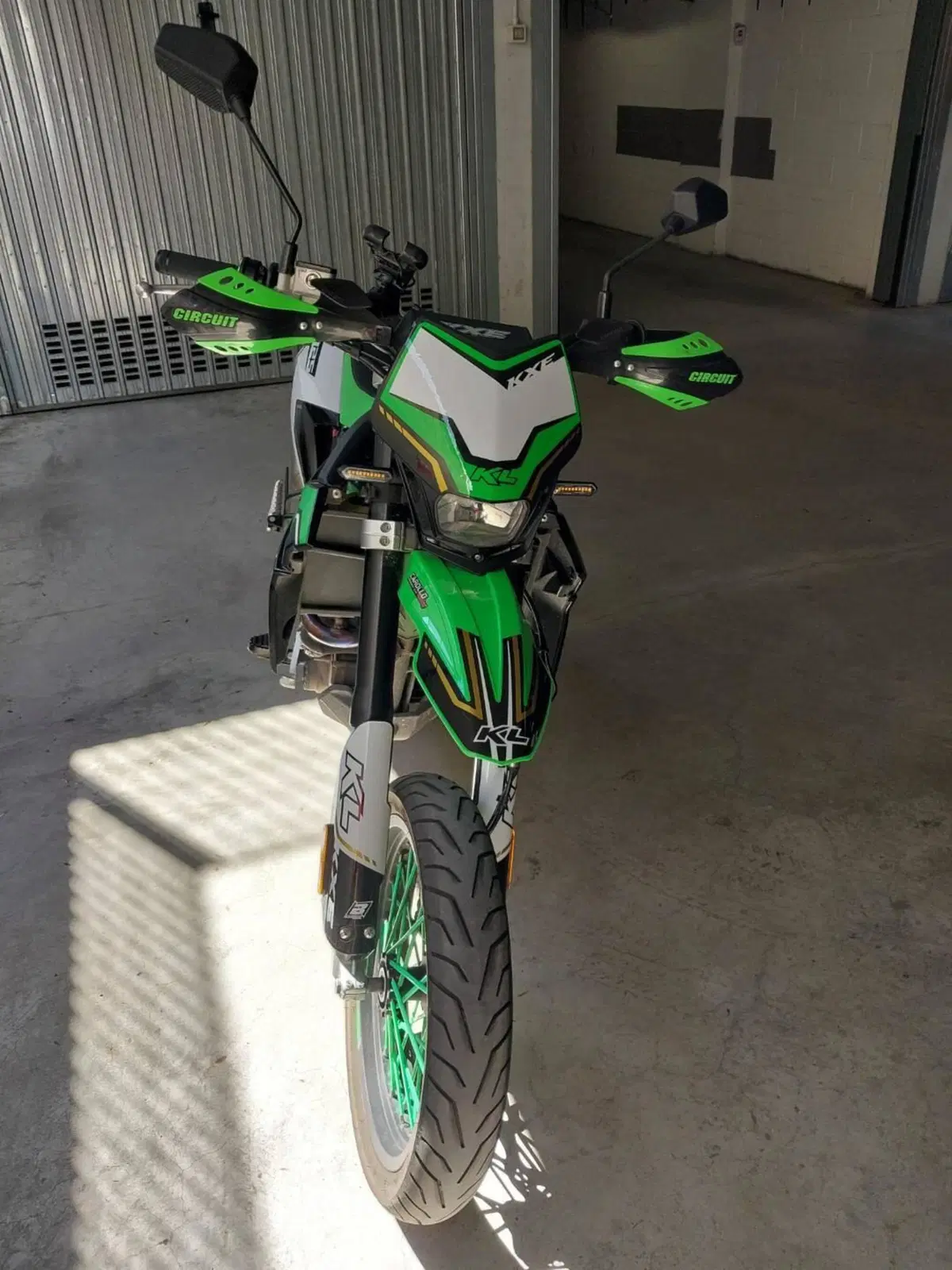 Kl KXE 125 Motard (2022 - 24) (3)
