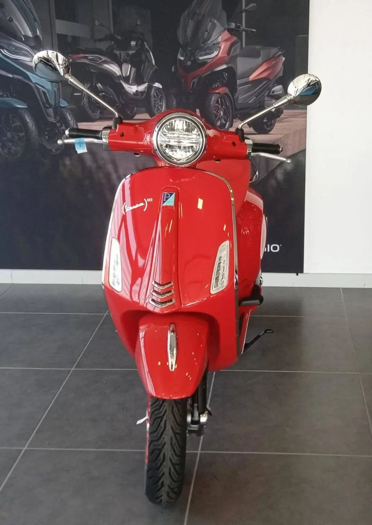 Vespa Primavera 125 RED (2025 - 26) (2)